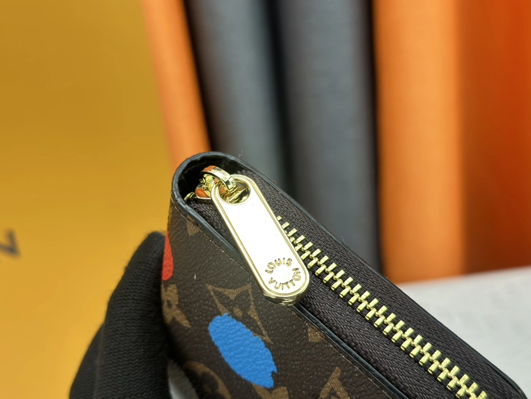 Louis Vuitton LV Wallets Functional 7952 - Image 7