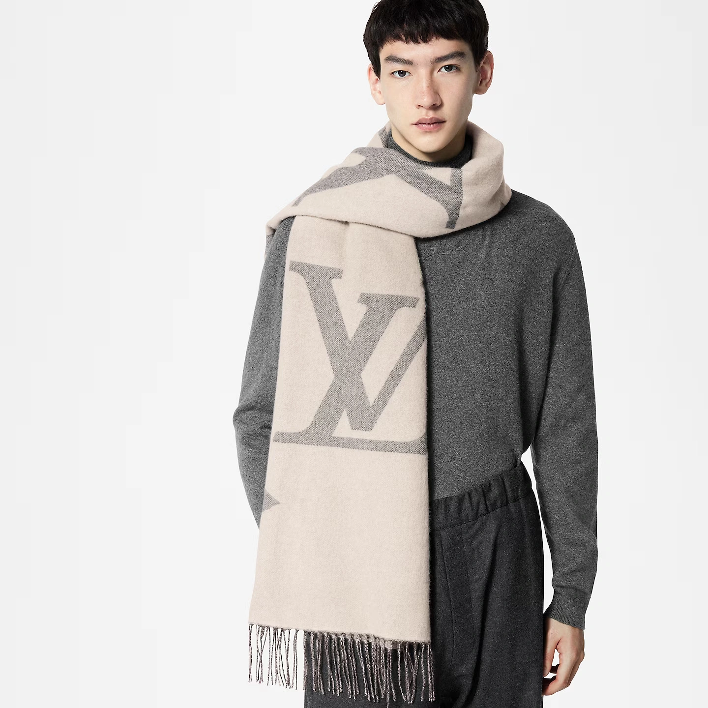 Louis Vuitton Light Grey M77951 MNG Giant Scarf - Image 5