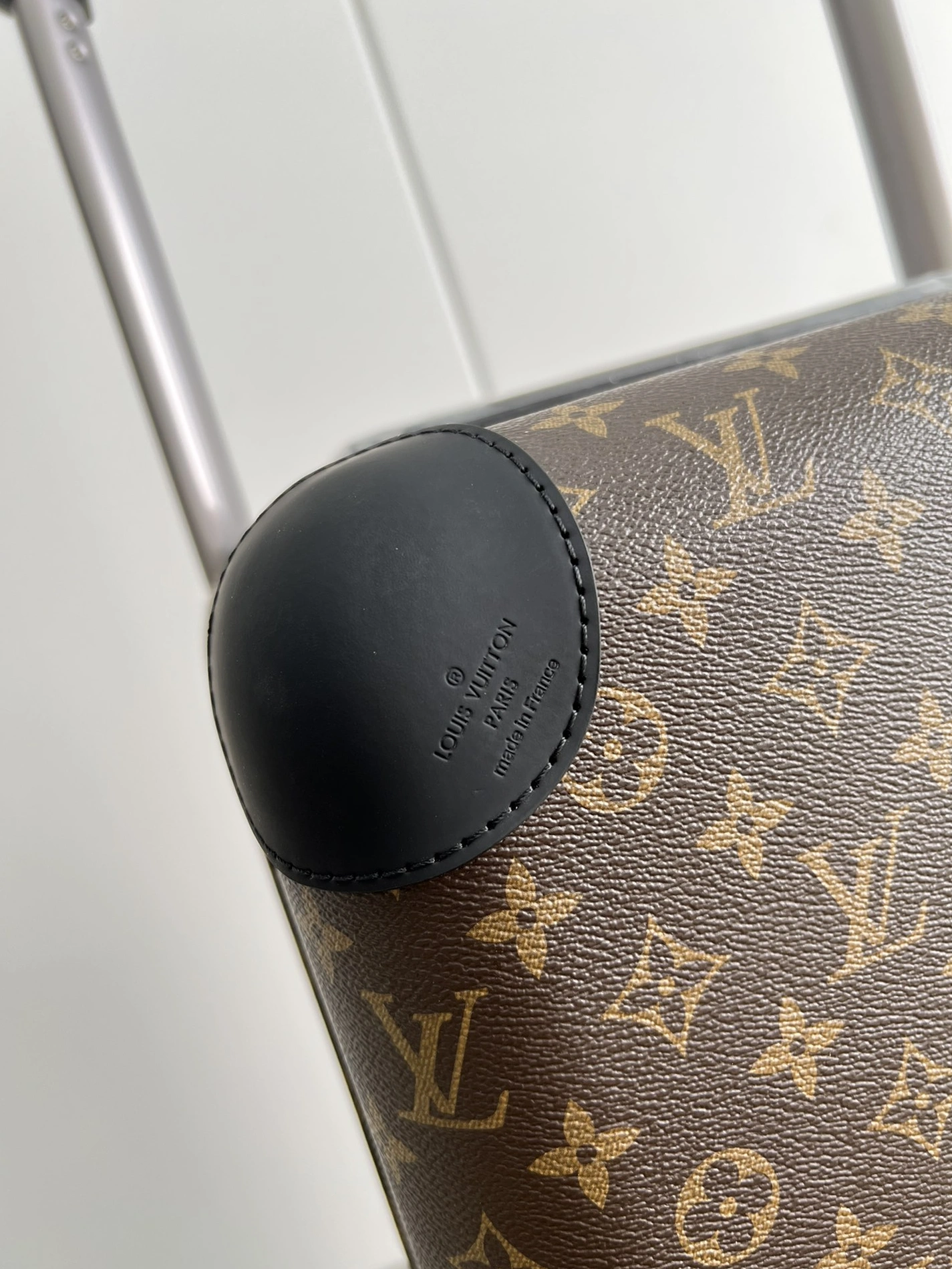 Louis Vuitton Luggage Comfortable 9149