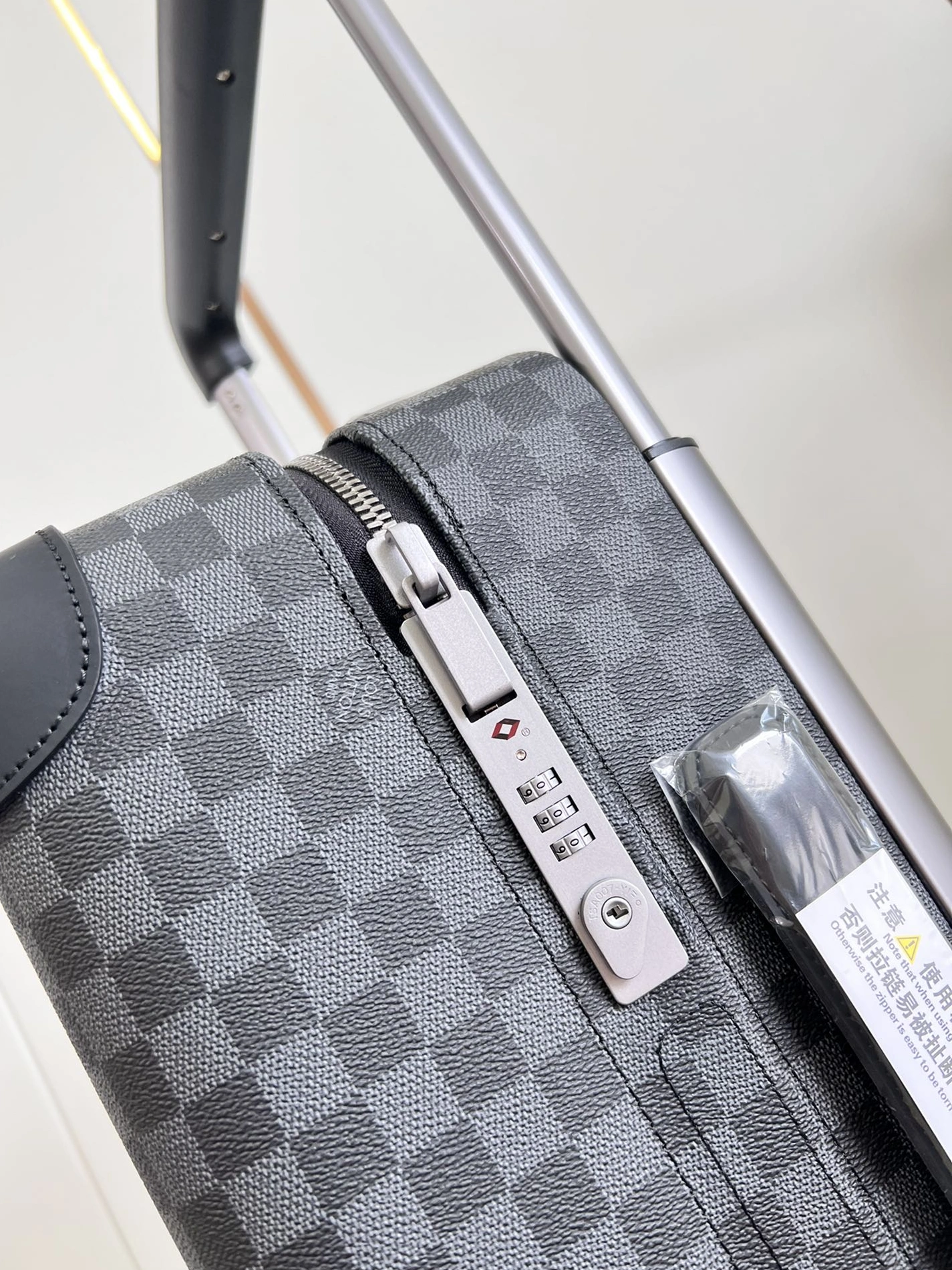 Louis Vuitton Luggage GoodFit 3133 - Image 4