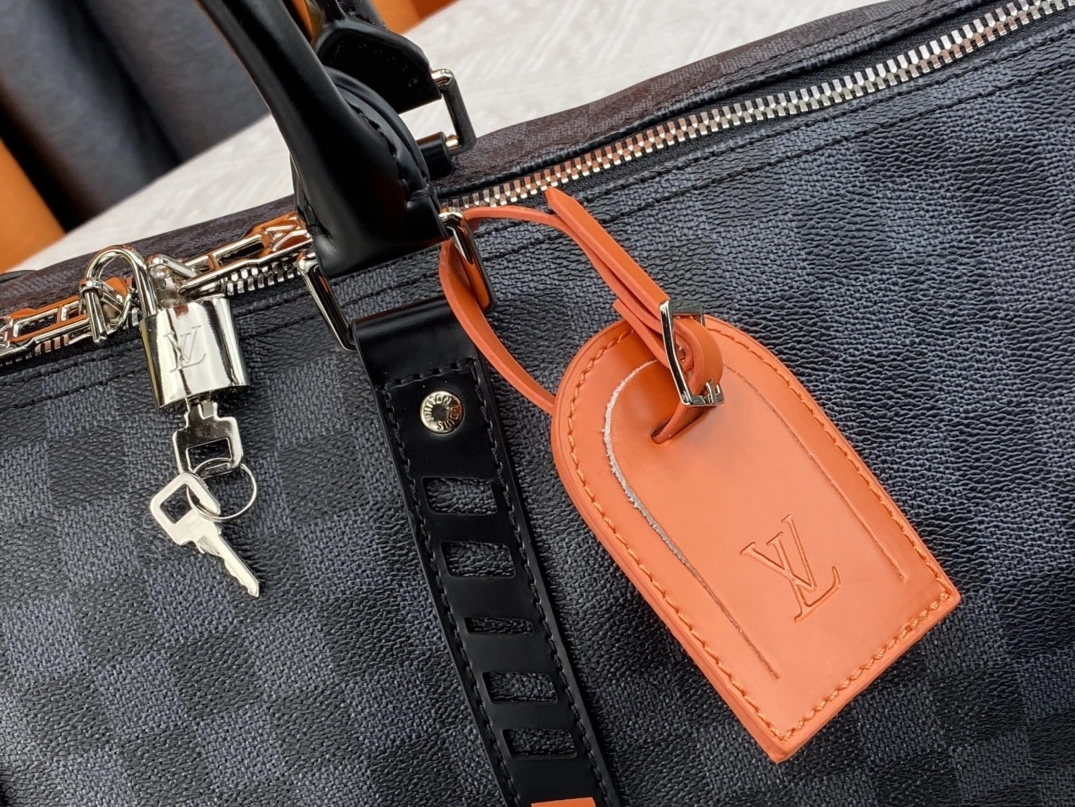 Louis Vuitton Travel Bags Stylish 6084 - Image 5