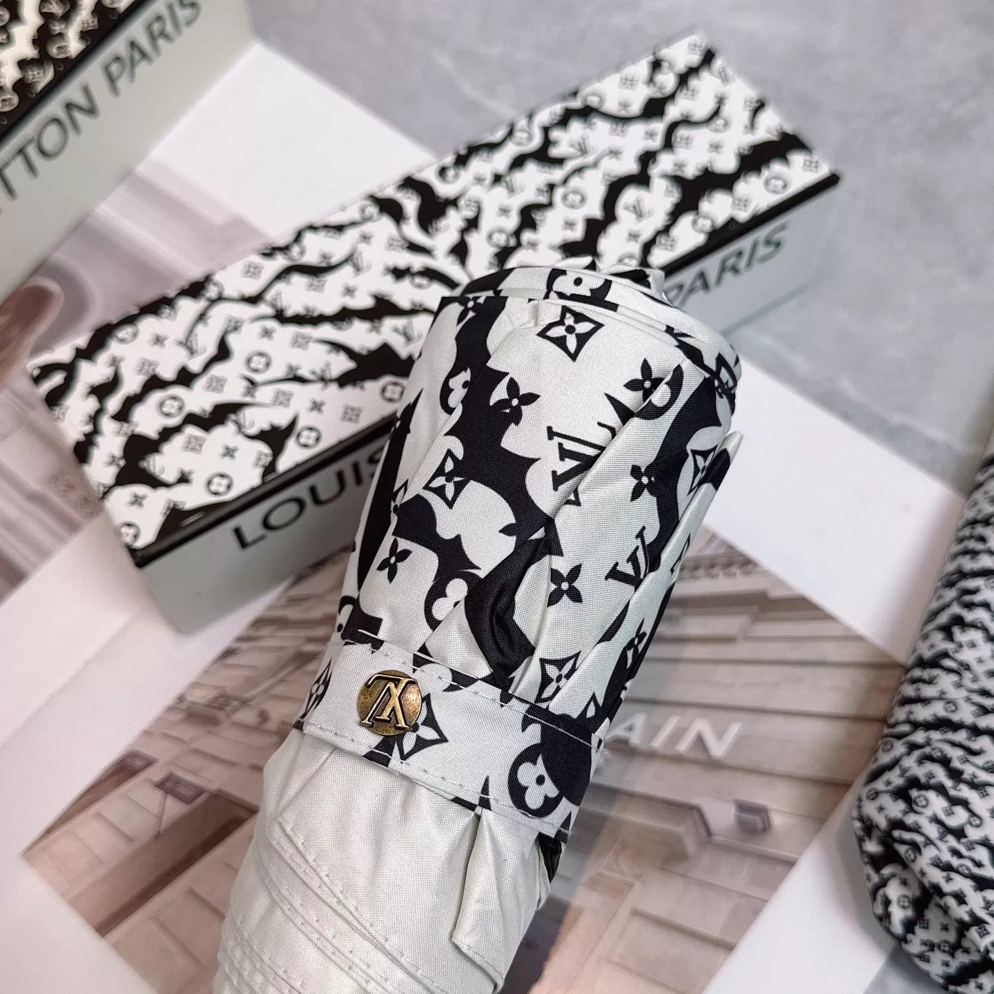 Louis Vuitton Umbrellas SmartChoice 2436 - Image 7