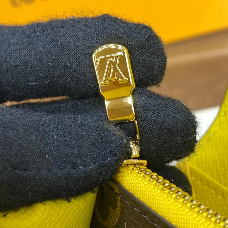 Grained c Louis Vuitton Vivienne Holidays Monogram Sarah Wallet Yellow - Image 9