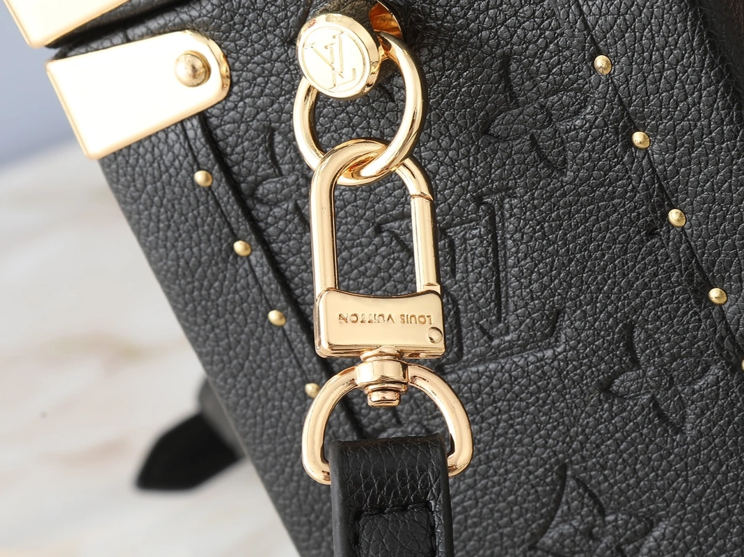 Minimalist 8479 Louis Vuitton AAA Quality Handbags For Women - Image 7