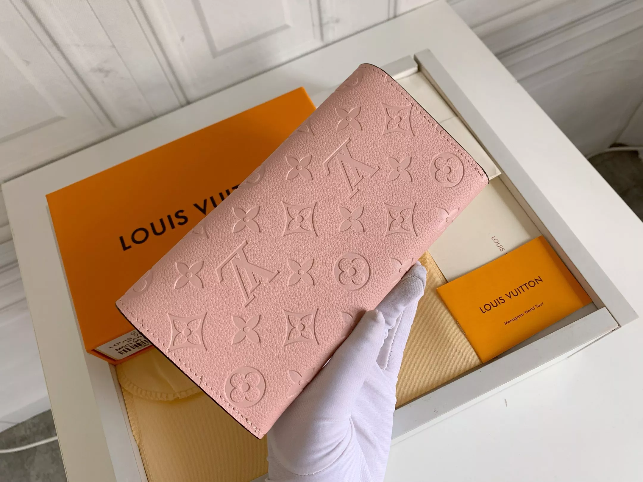 Modern 8742 Louis Vuitton LV Wallets