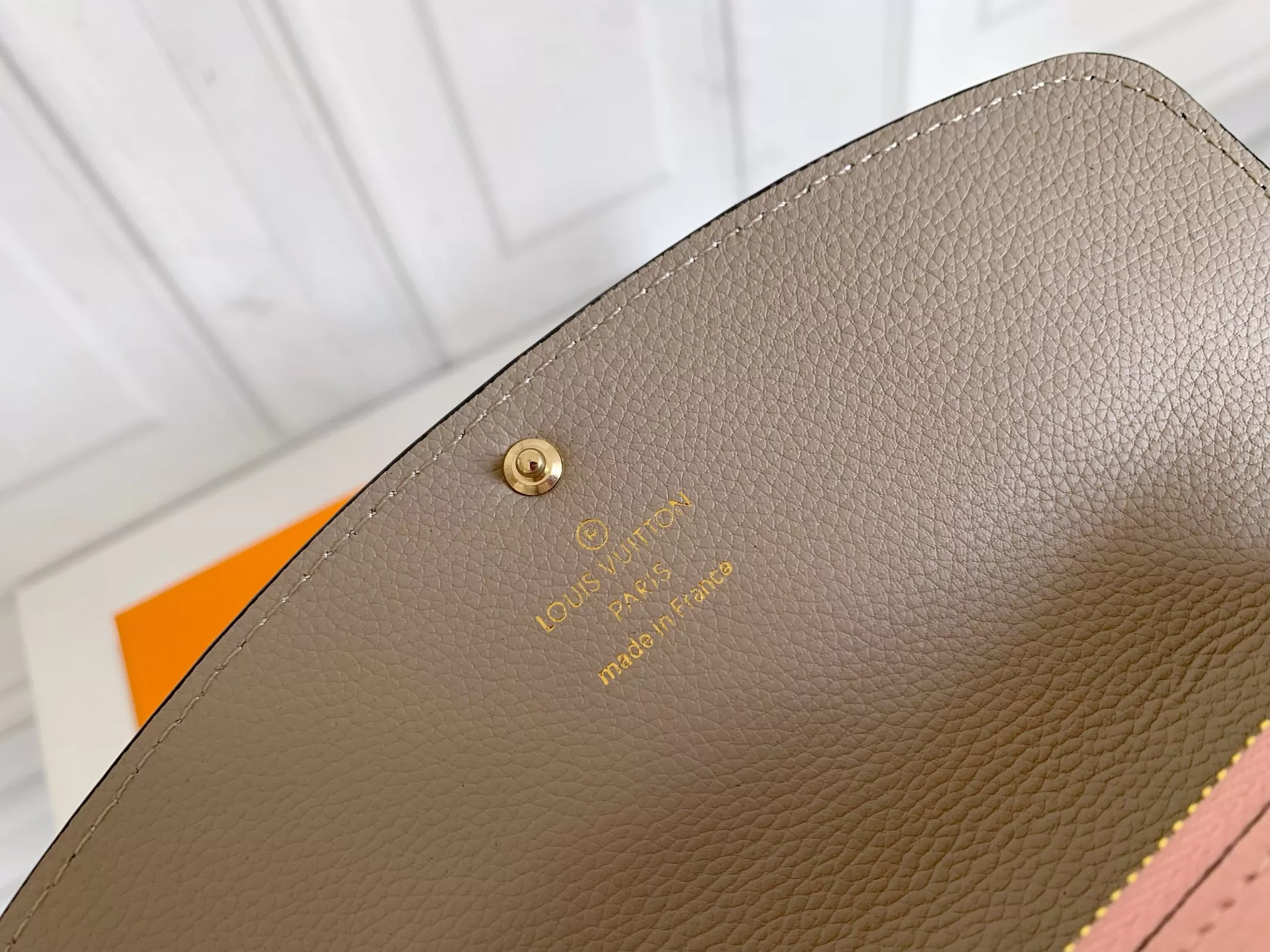 Modern 8742 Louis Vuitton LV Wallets - Image 4