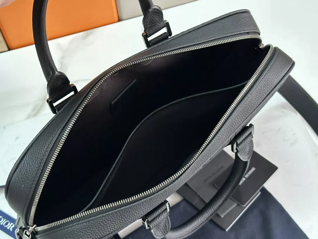 ModernLook 4476 Christian Dior AAA Man Handbags - Image 8