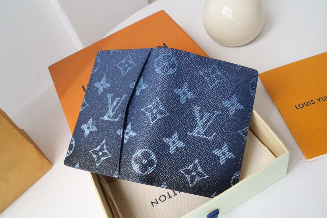 ModernLook 7104 Louis Vuitton LV Card Case - Image 4