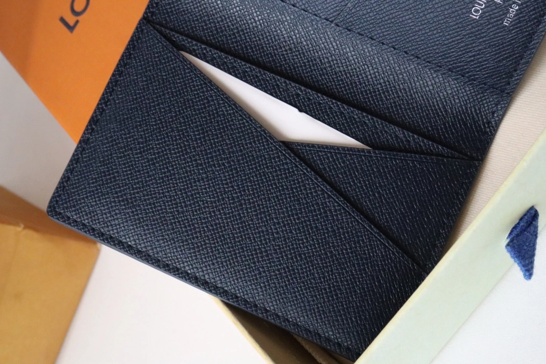 ModernLook 7104 Louis Vuitton LV Card Case - Image 6