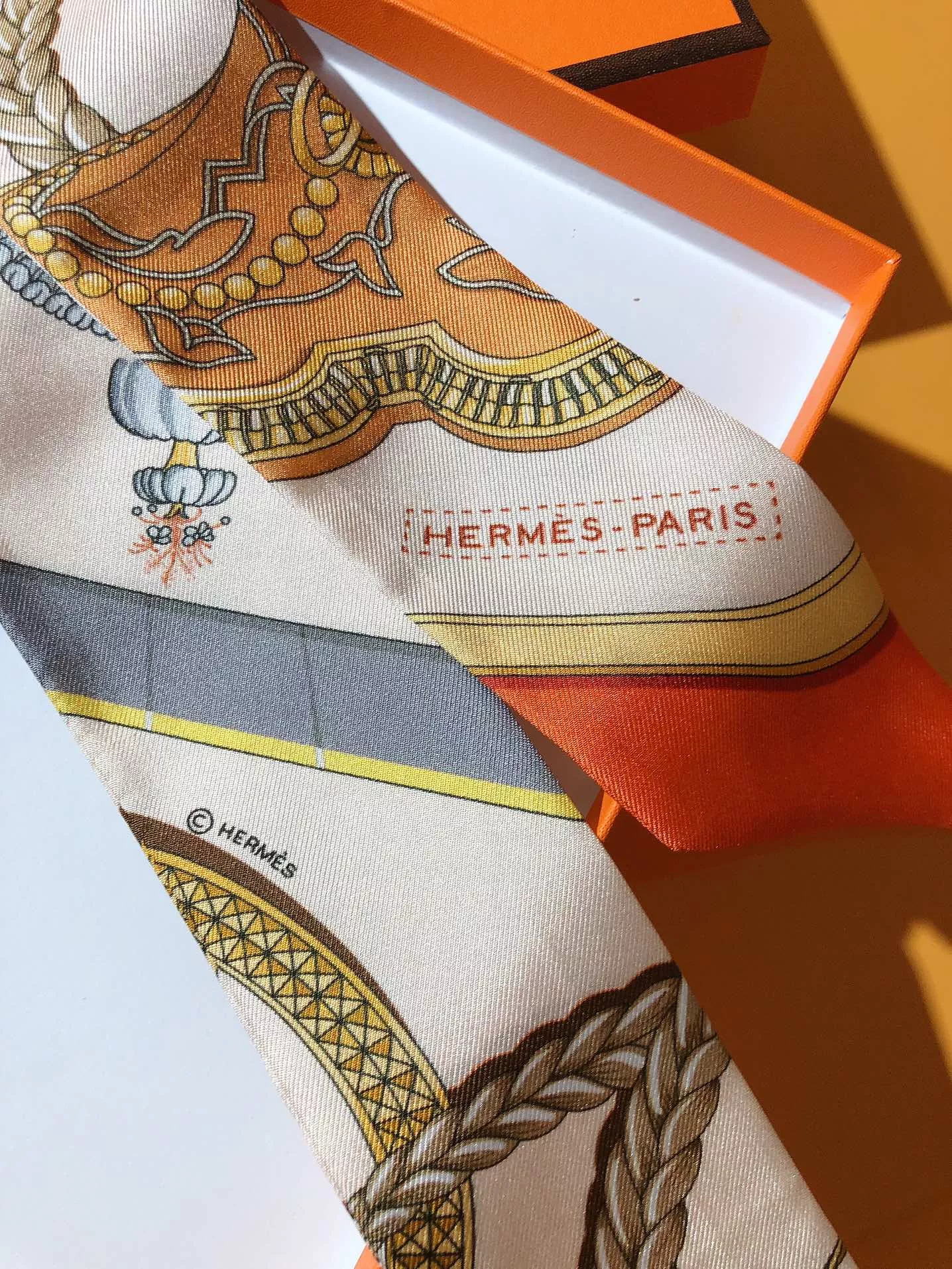 NewStyle 1005 Hermes Silk Scarf - Image 4
