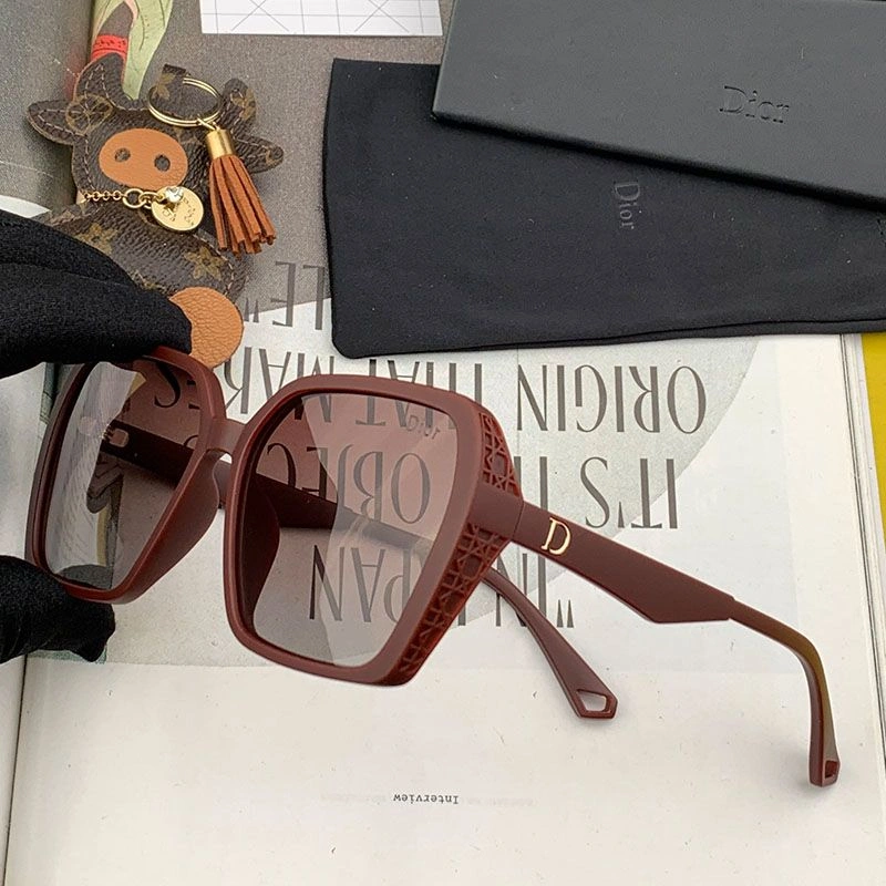 NewStyle 9459 Dior D7732 Square Sunglasses In Burgundy - Image 3