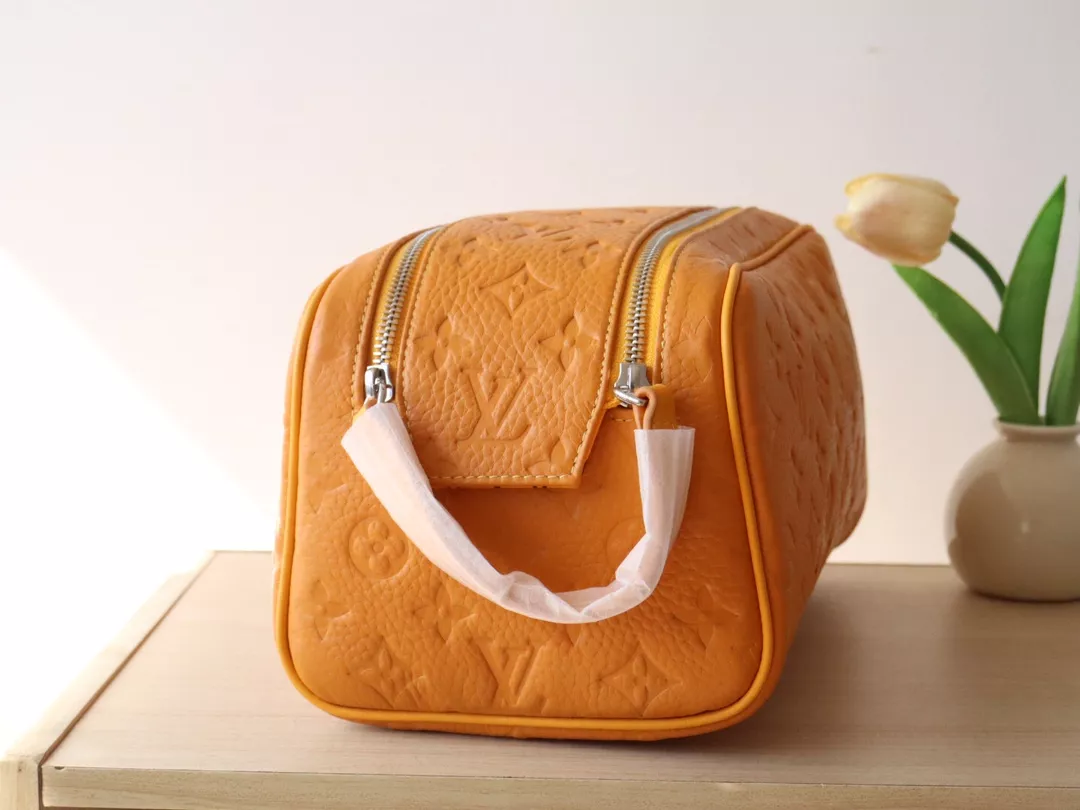 Practical 1228 Louis Vuitton AAA Quality Handbags - Image 4