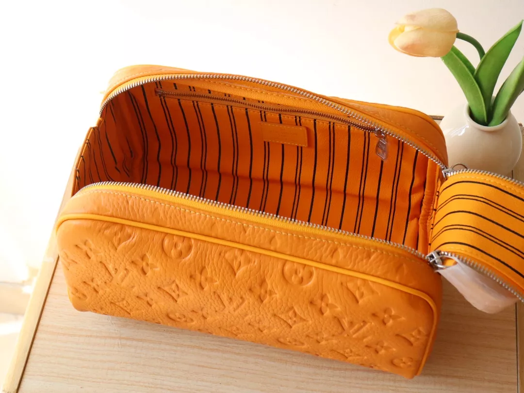 Practical 1228 Louis Vuitton AAA Quality Handbags - Image 8