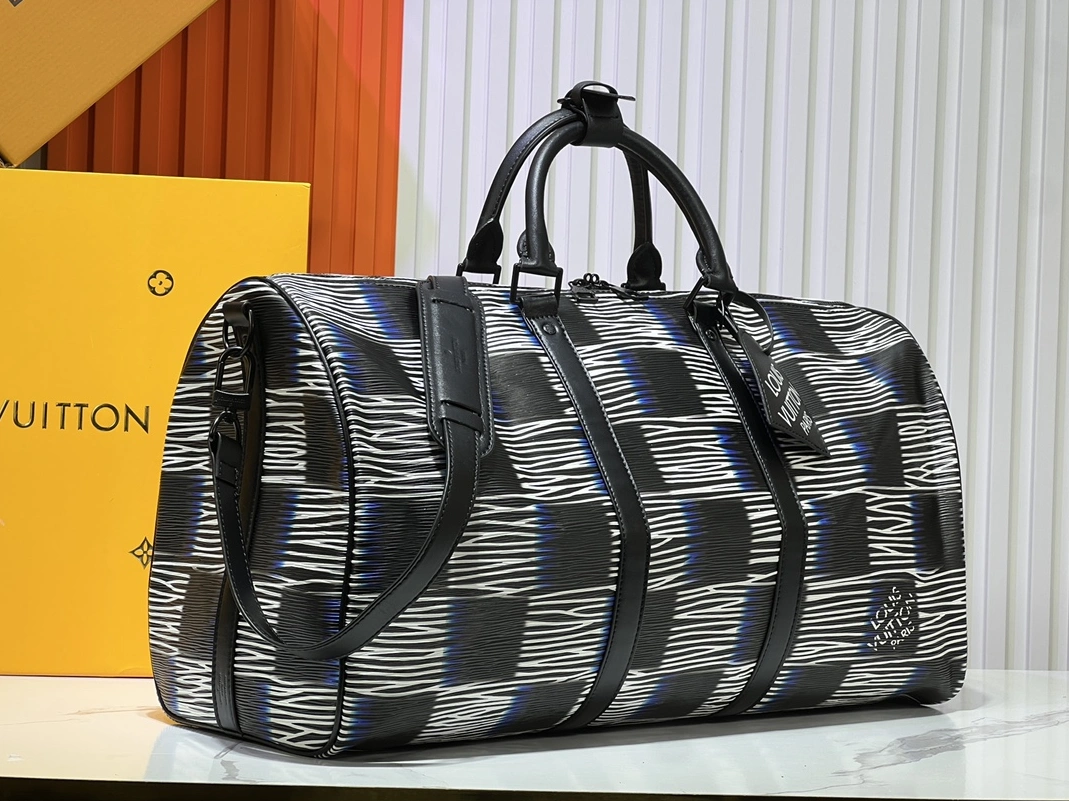 Practical 5311 Louis Vuitton Travel Bags