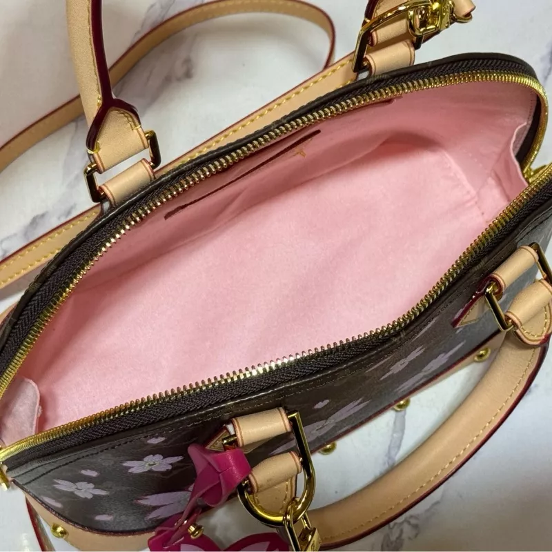 Practical 6782 Louis Vuitton AAA Quality Handbags For Women - Image 7