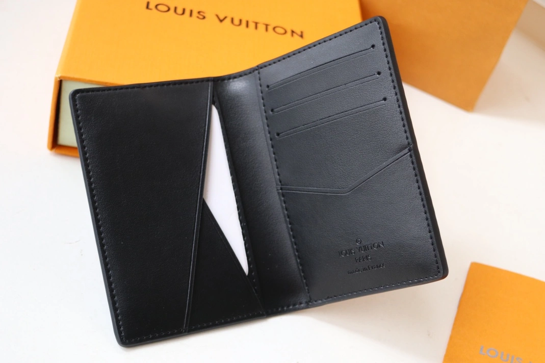 Practical 7965 Louis Vuitton AAA Quality Card Case - Image 4