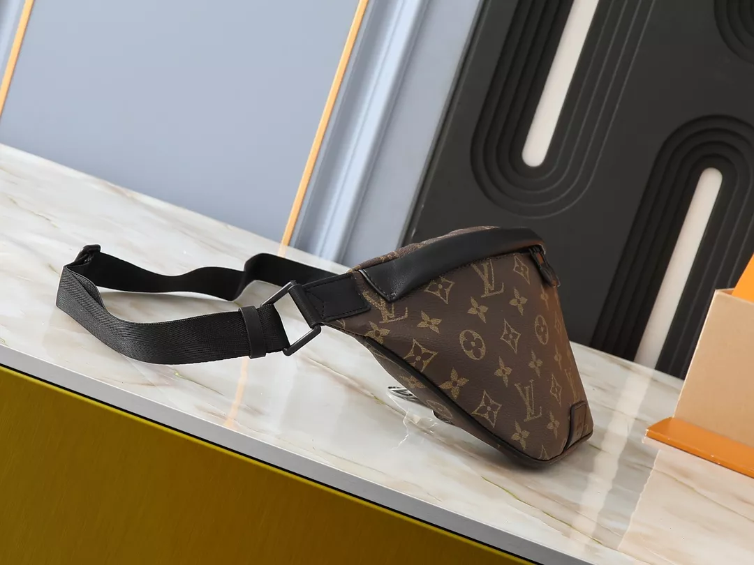 Practical 8304 Louis Vuitton LV AAA Quality Belt Bags For Unisex