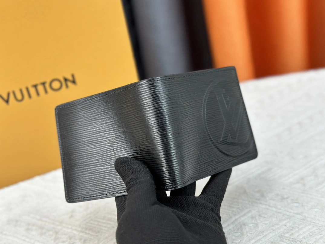 Reliable 2246 Louis Vuitton LV Wallets For Unisex - Image 7