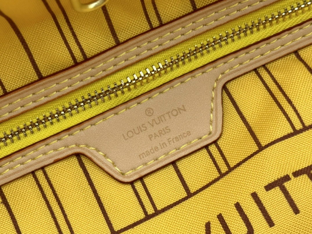 Resilient 7746 Louis Vuitton AAA Quality Shoulder Bags For Women - Image 6