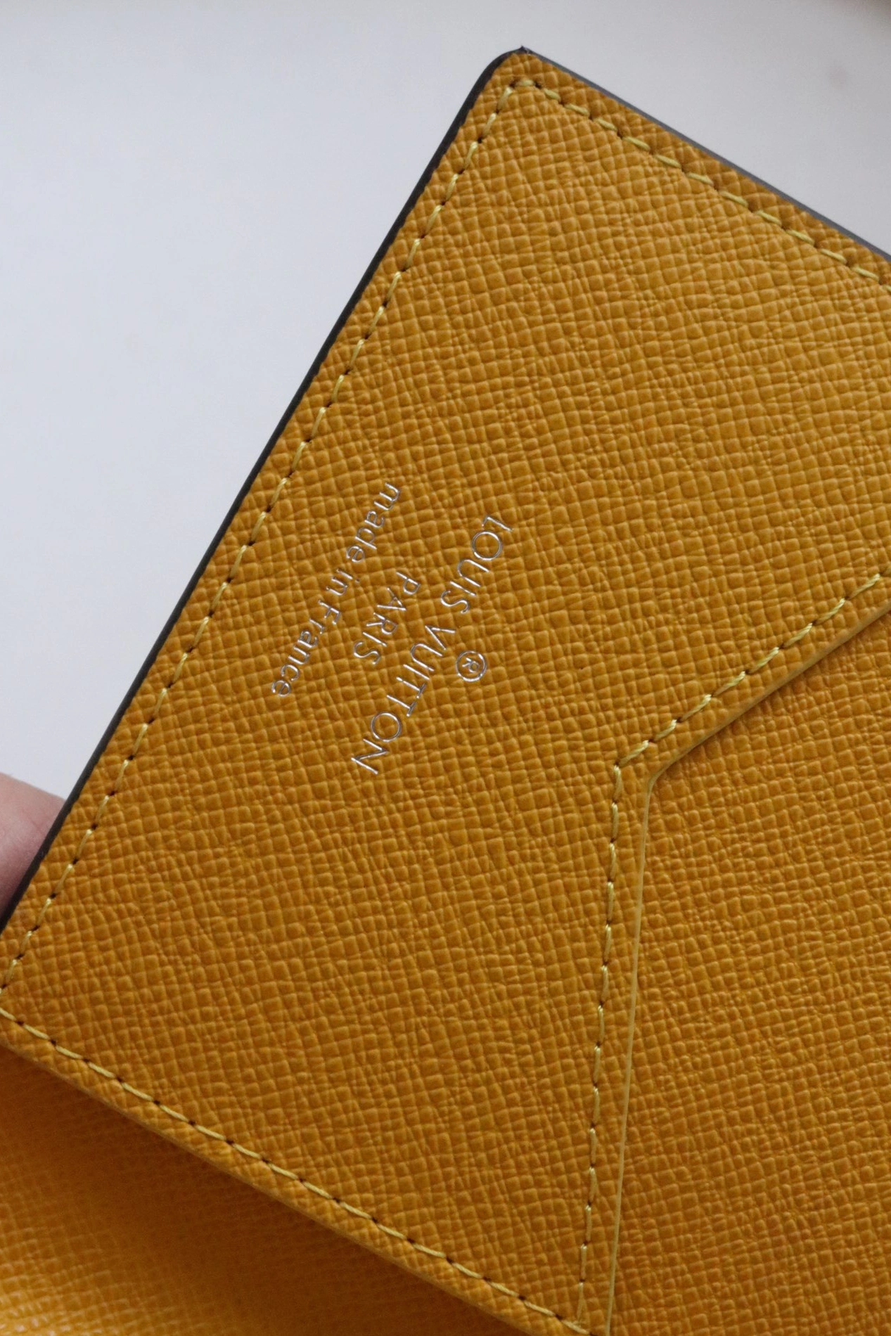 Sleek 3451 Louis Vuitton LV Card Case - Image 5