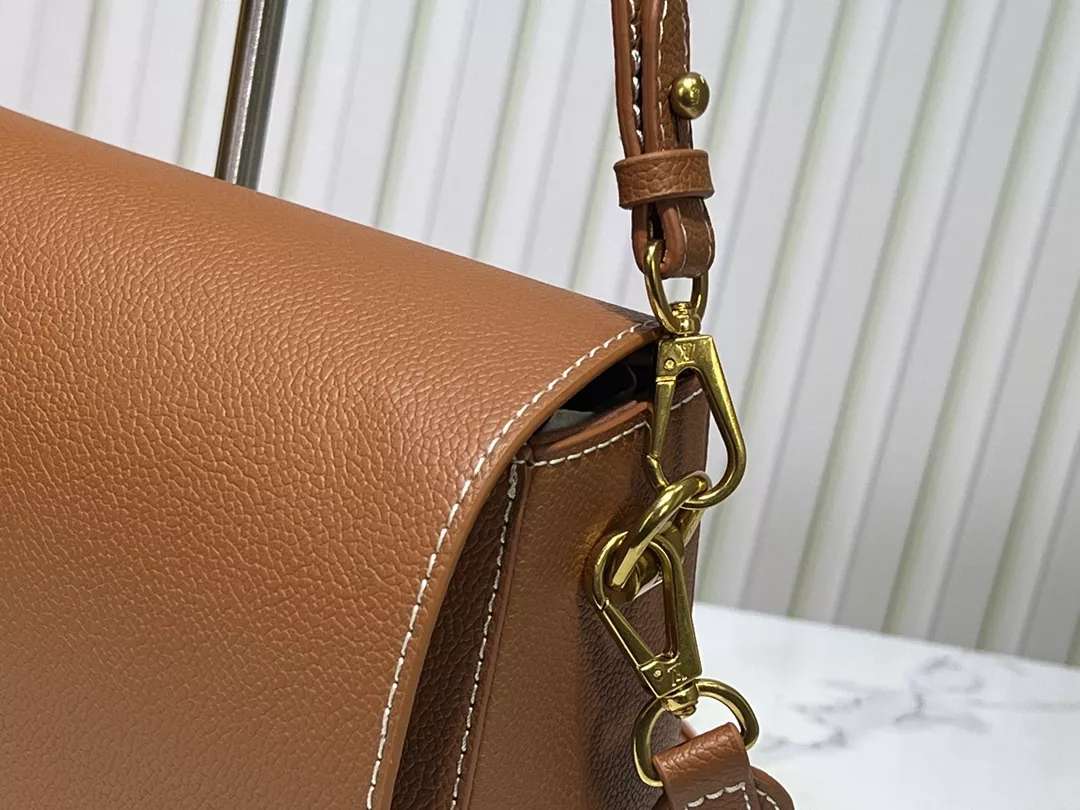 SmartChoice 1732 Louis Vuitton AAA Quality Messenger Bags For Women - Image 5