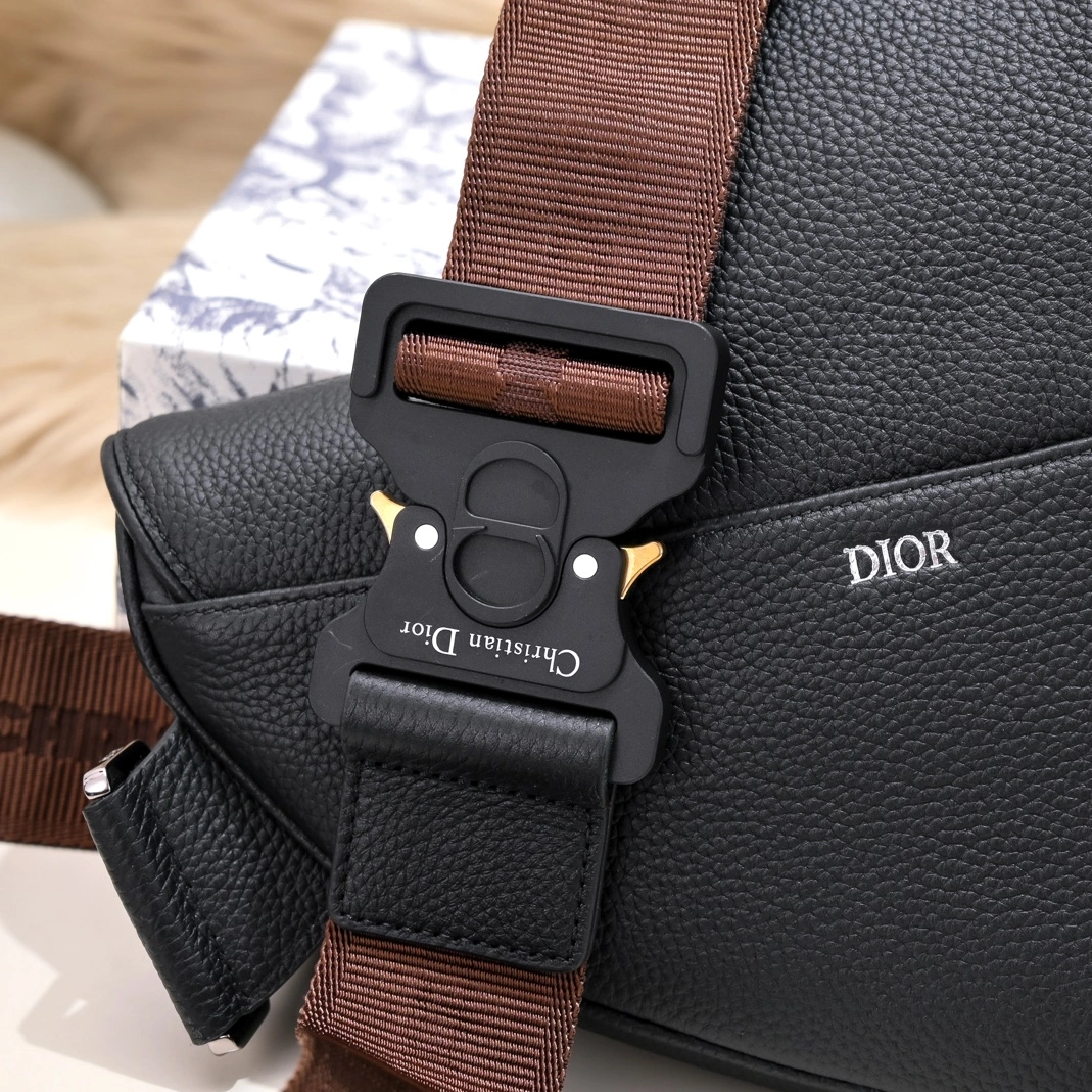 SmartChoice 3609 Christian Dior AAA Man Messenger Bags - Image 4