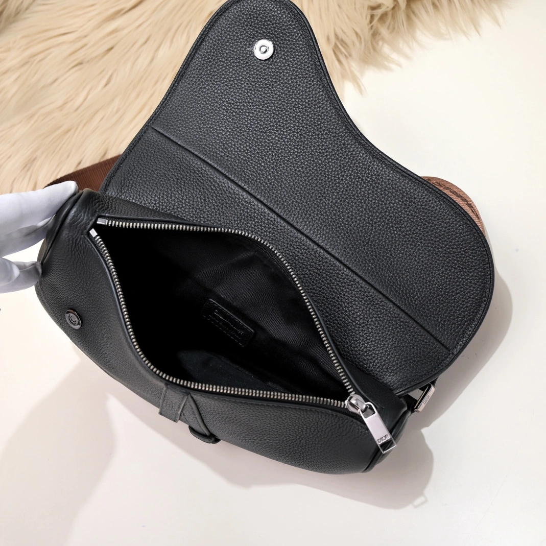 SmartChoice 3609 Christian Dior AAA Man Messenger Bags - Image 7