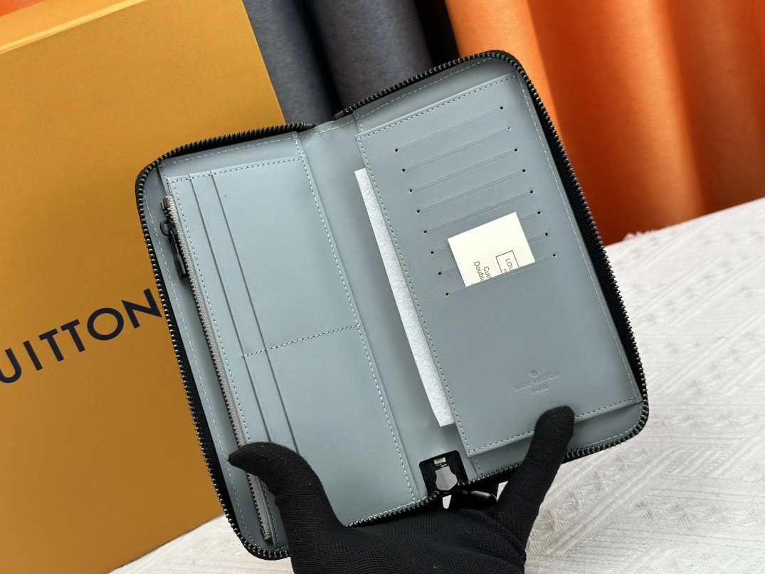 SmartChoice 7230 Louis Vuitton LV Card Case - Image 8