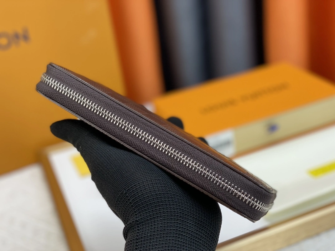 SmartChoice 9320 Louis Vuitton LV Wallets - Image 4