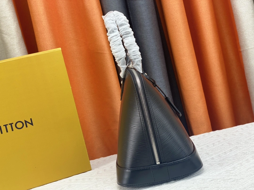 Soft 1570 Louis Vuitton AAA Quality Handbags For Women