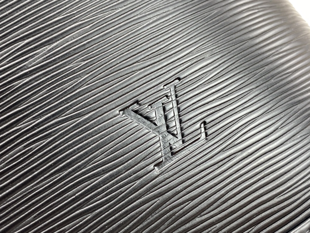 Soft 1570 Louis Vuitton AAA Quality Handbags For Women - Image 5