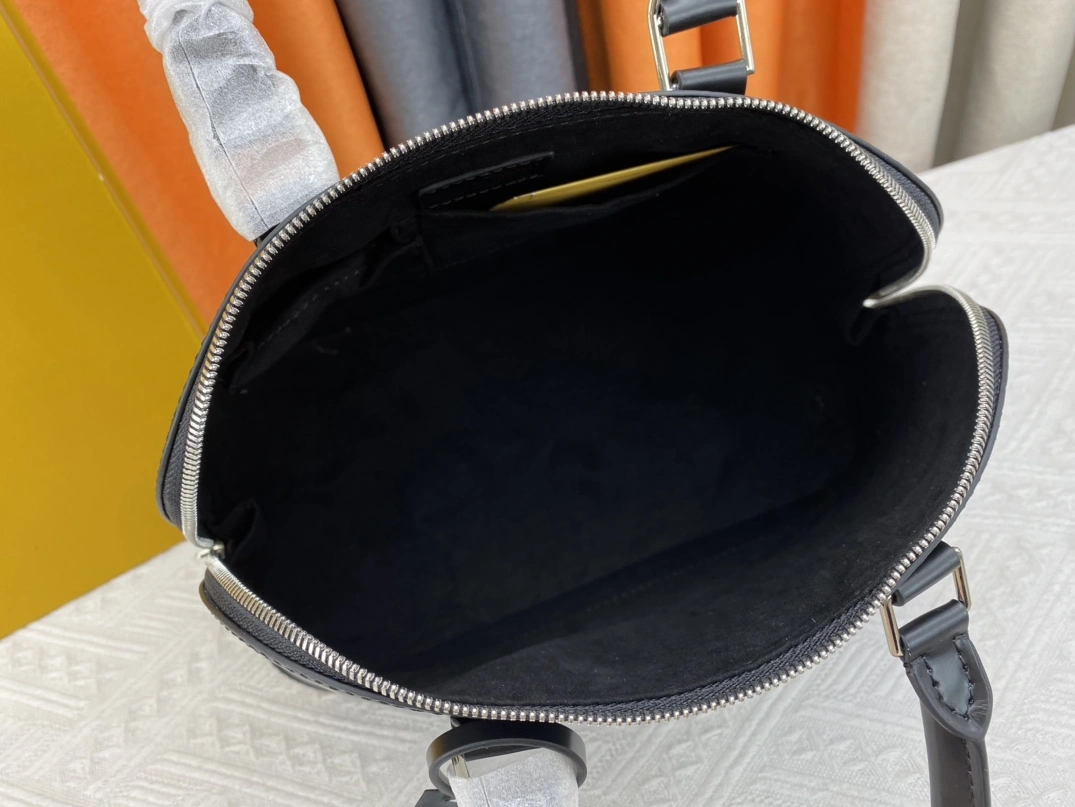 Soft 1570 Louis Vuitton AAA Quality Handbags For Women - Image 7