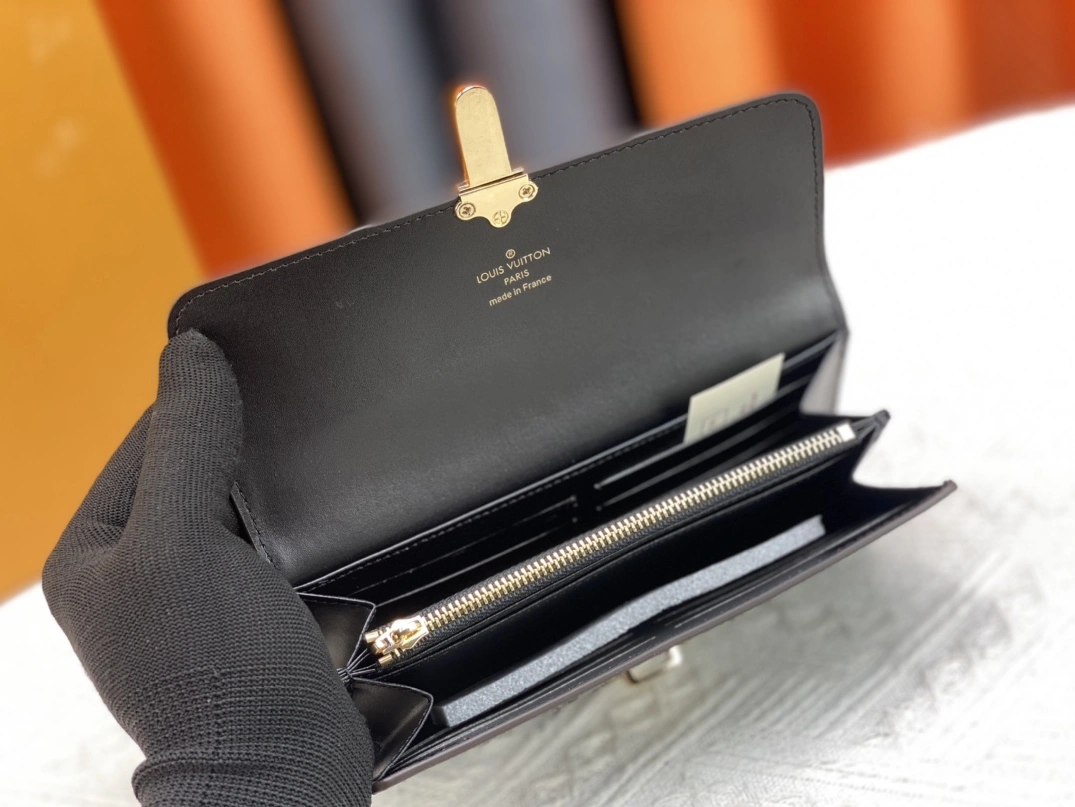 Soft 8336 Louis Vuitton AAA Quality Wallets For Women - Image 8