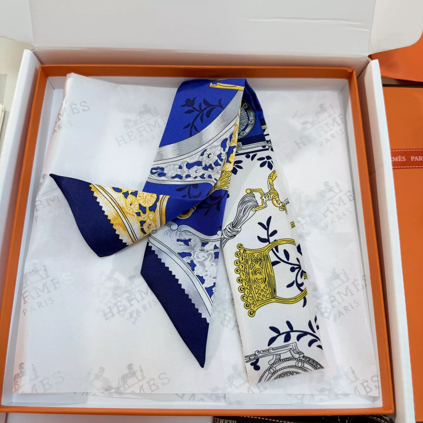 Sophisticated 3267 Hermes Silk Scarf - Image 4