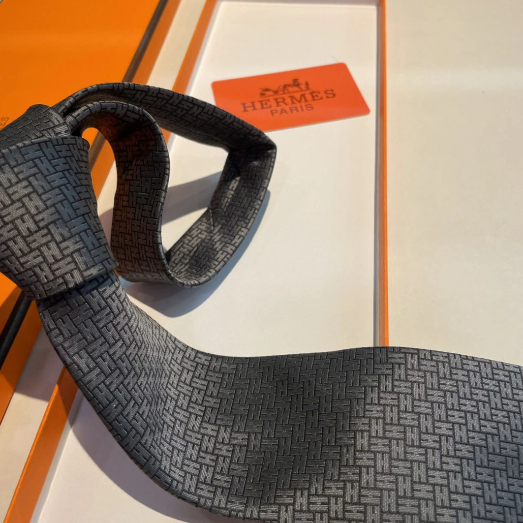 Sophisticated 3327 Hermes Necktie For Men - Image 3