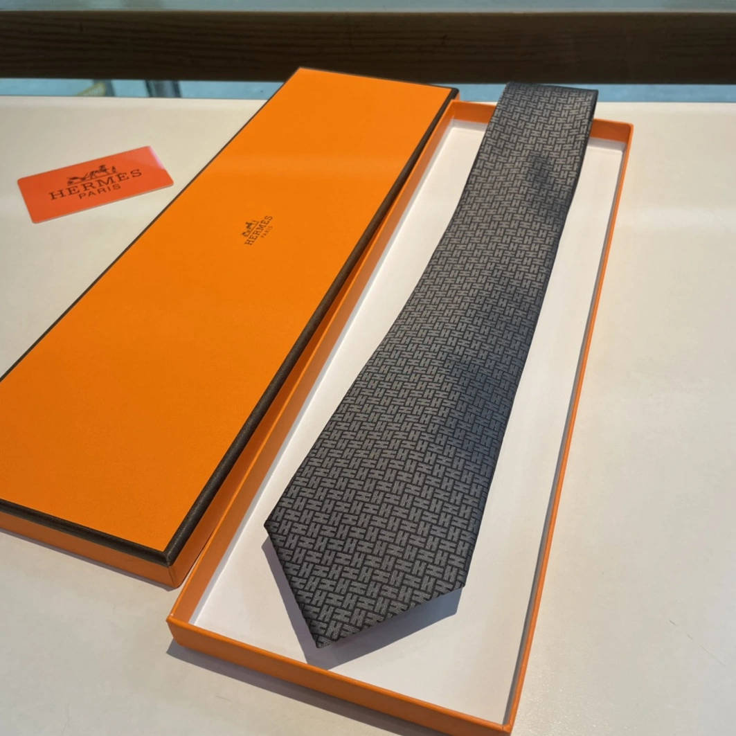 Sophisticated 3327 Hermes Necktie For Men - Image 8