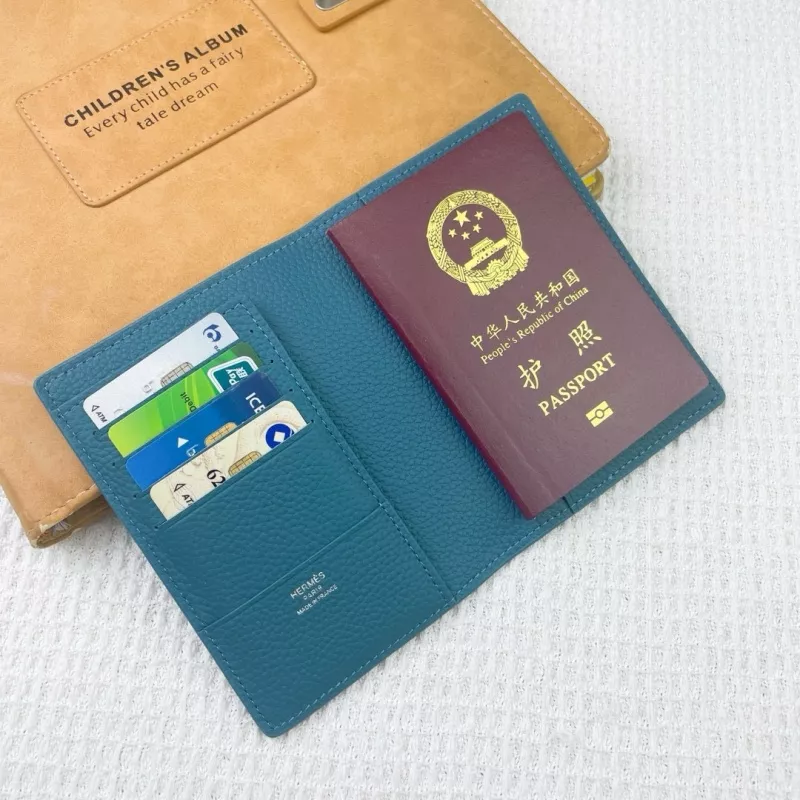 Sophisticated 6500 Hermes Card Case - Image 3