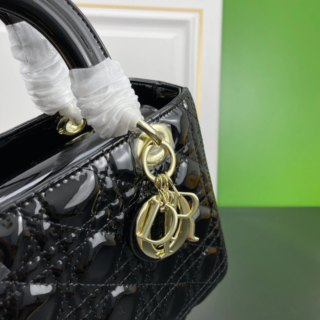 Sophisticated 870 Christian Dior AAA Quality Handbags For Women - Image 4