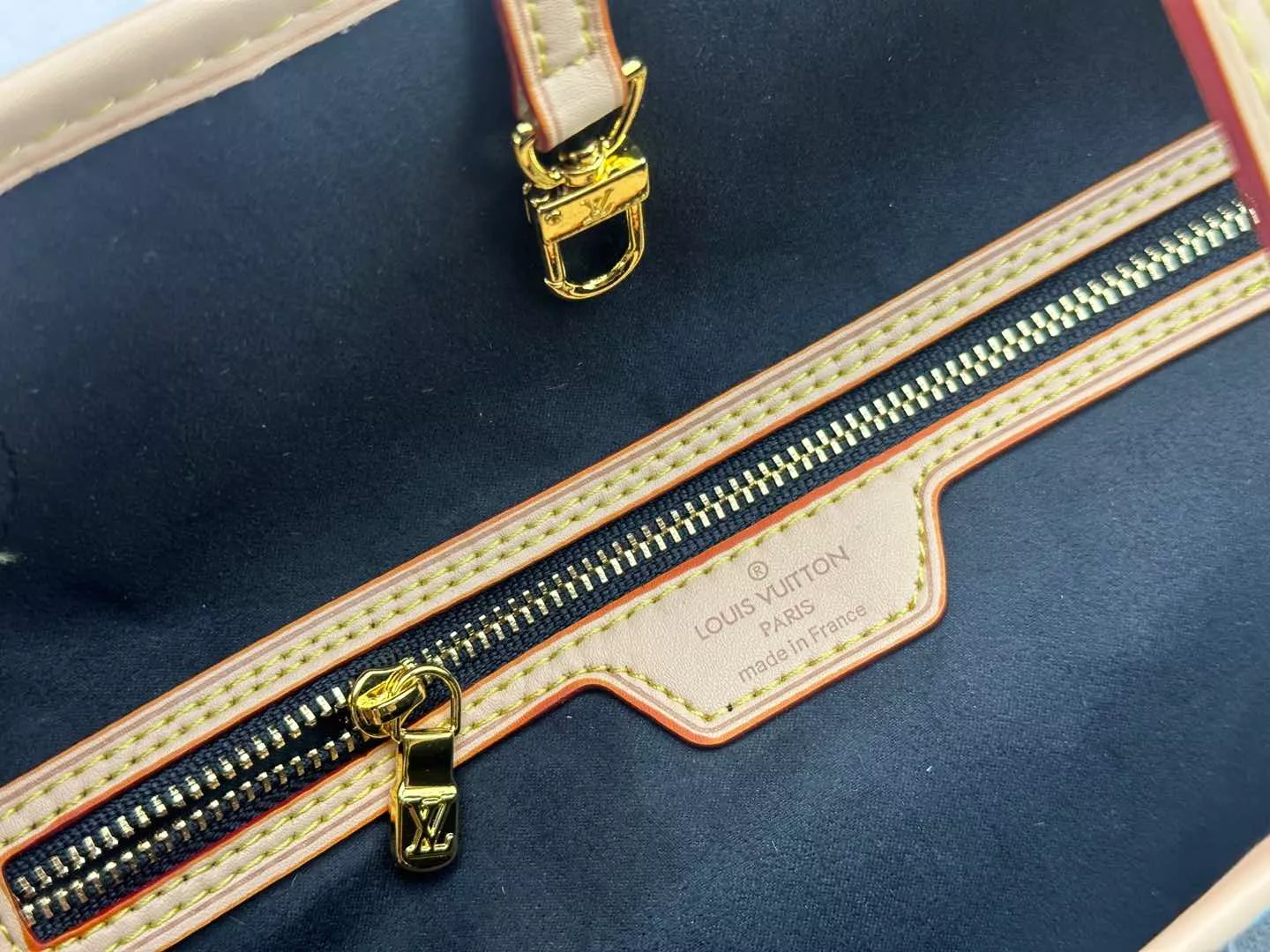 SportInspired 106 Louis Vuitton AAA Quality Shoulder Bags For Women - Image 7