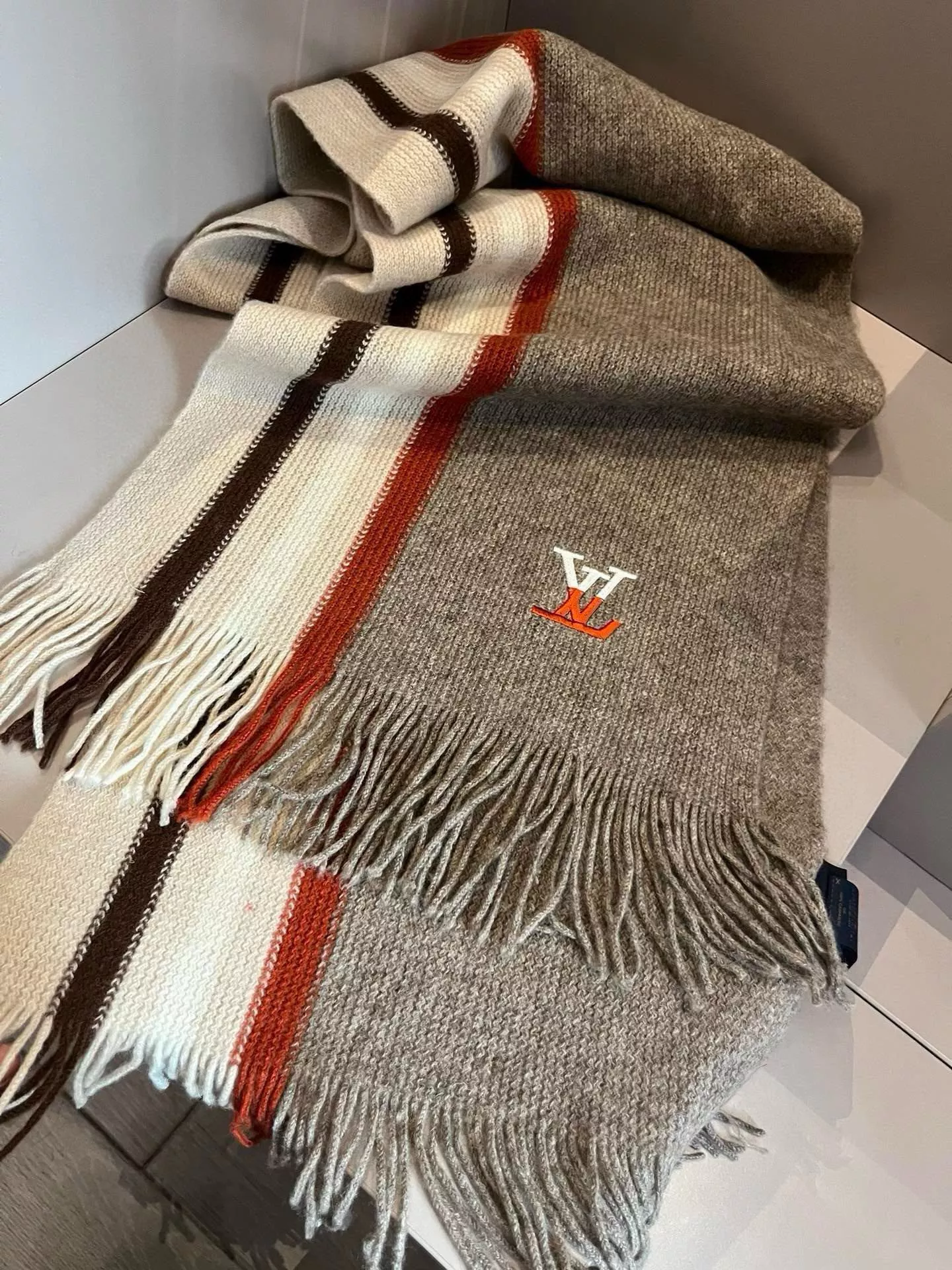 SportInspired 4772 Louis Vuitton Scarf For Women - Image 4