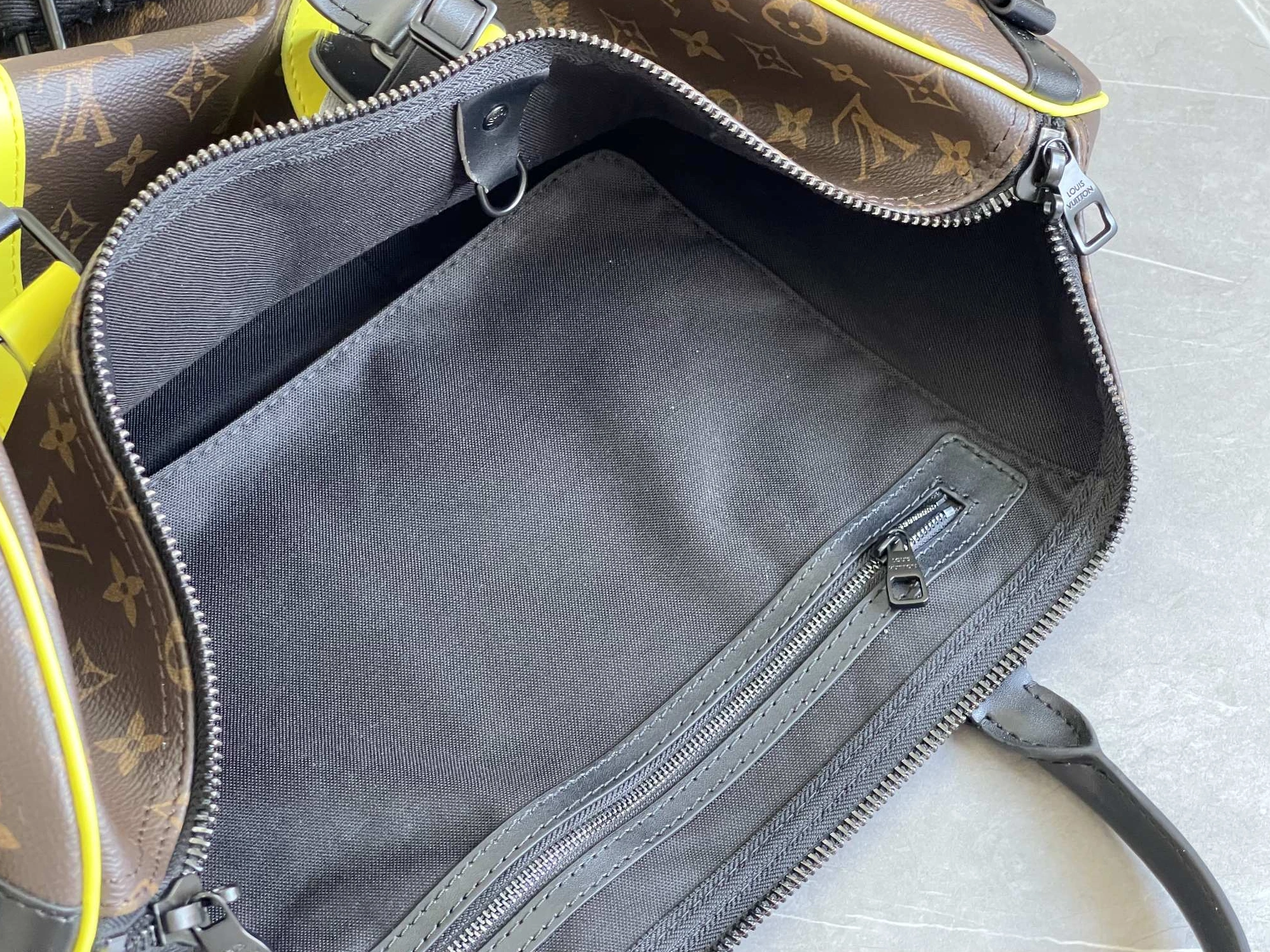 SportInspired 6639 Louis Vuitton Travel Bags - Image 8