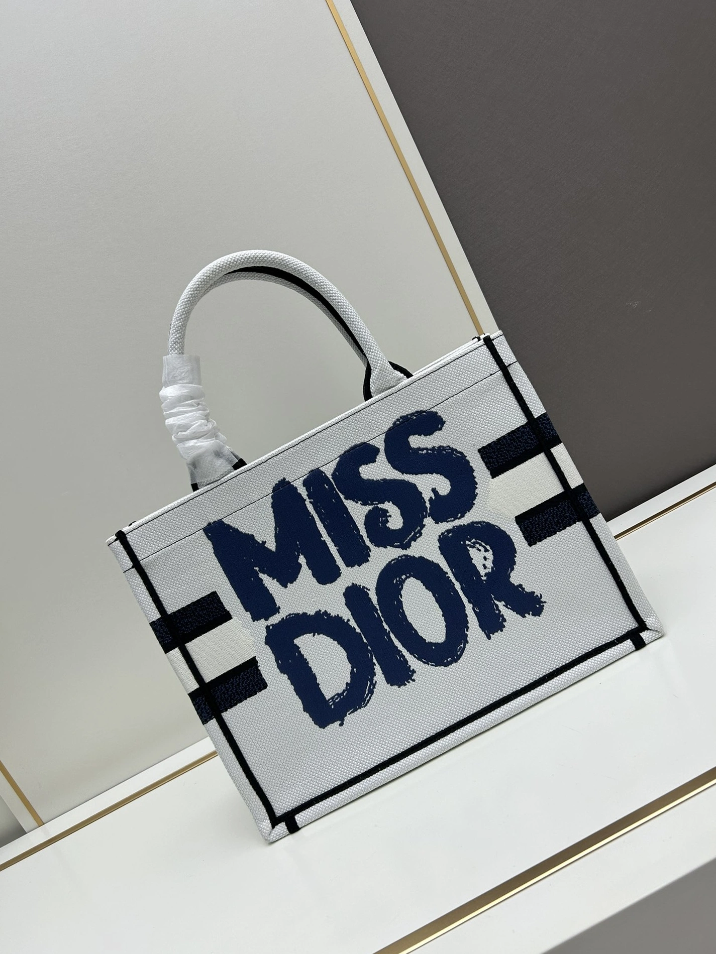 StreetReady 3563 Christian Dior AAA Quality Tote-Handbags For Women - Image 3