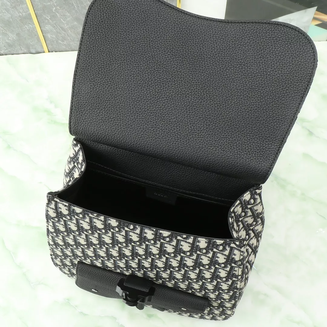 Stylish 8446 Christian Dior AAA Man Backpacks - Image 7