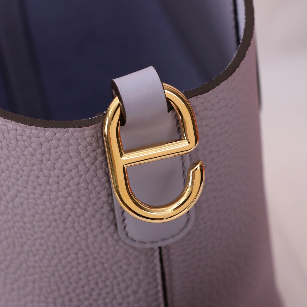 Stylish 8865 Hermes AAA Quality Handbags In Gold For Women - Image 5