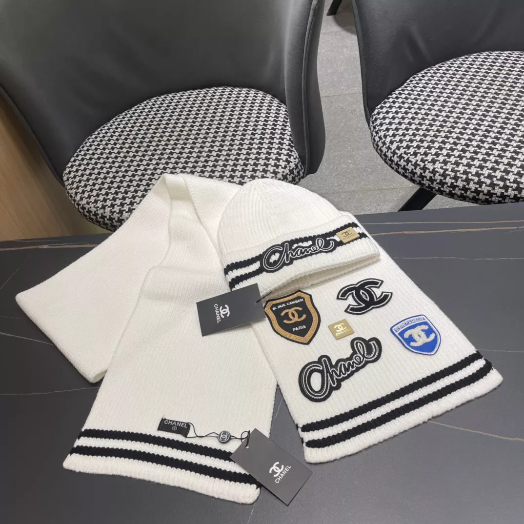 Timeless 1540 Chanel Hat and Scarf Set - Image 4