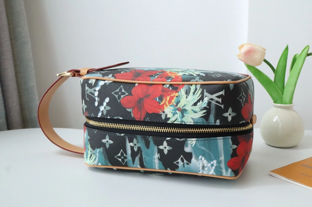 Trendsetting 3606 Louis Vuitton AAA Quality Handbags For Women - Image 3