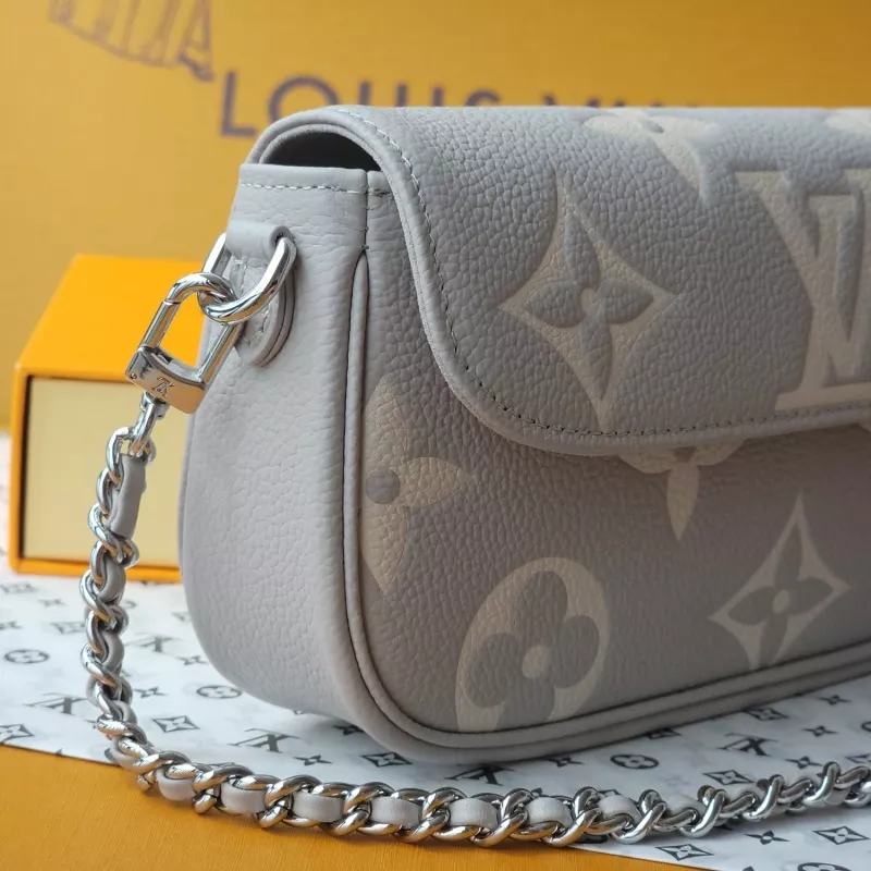 Trendsetting 7130 Louis Vuitton AAA Quality Messenger Bags For Women - Image 3