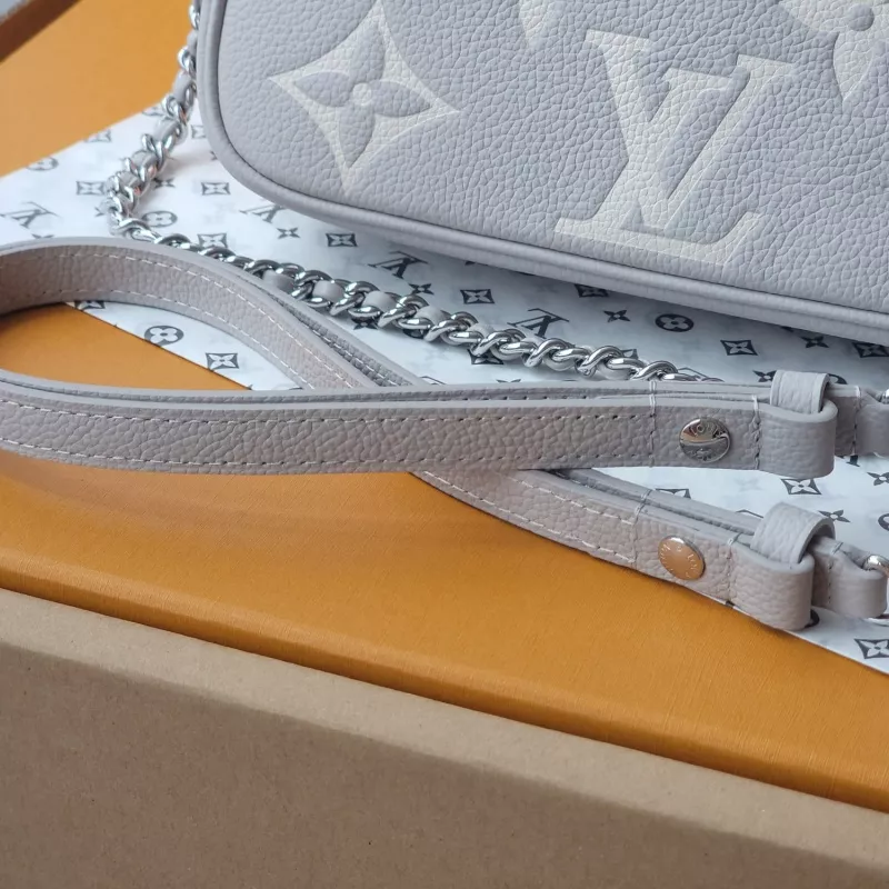 Trendsetting 7130 Louis Vuitton AAA Quality Messenger Bags For Women - Image 7