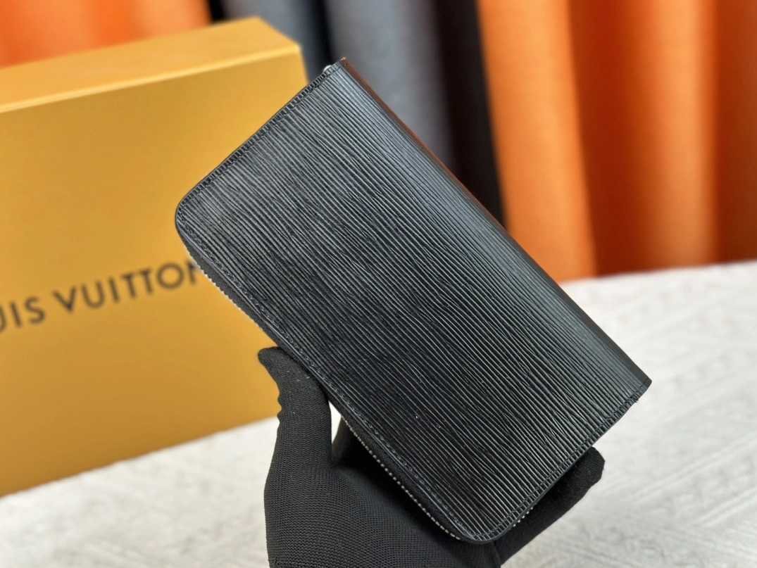 Trendy 1312 Louis Vuitton LV Card Case For Unisex