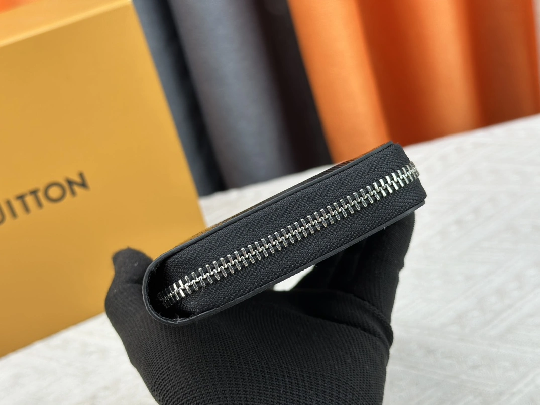 Trendy 1312 Louis Vuitton LV Card Case For Unisex - Image 6